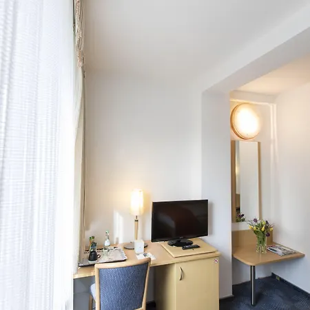 Hansa Hotel 3*